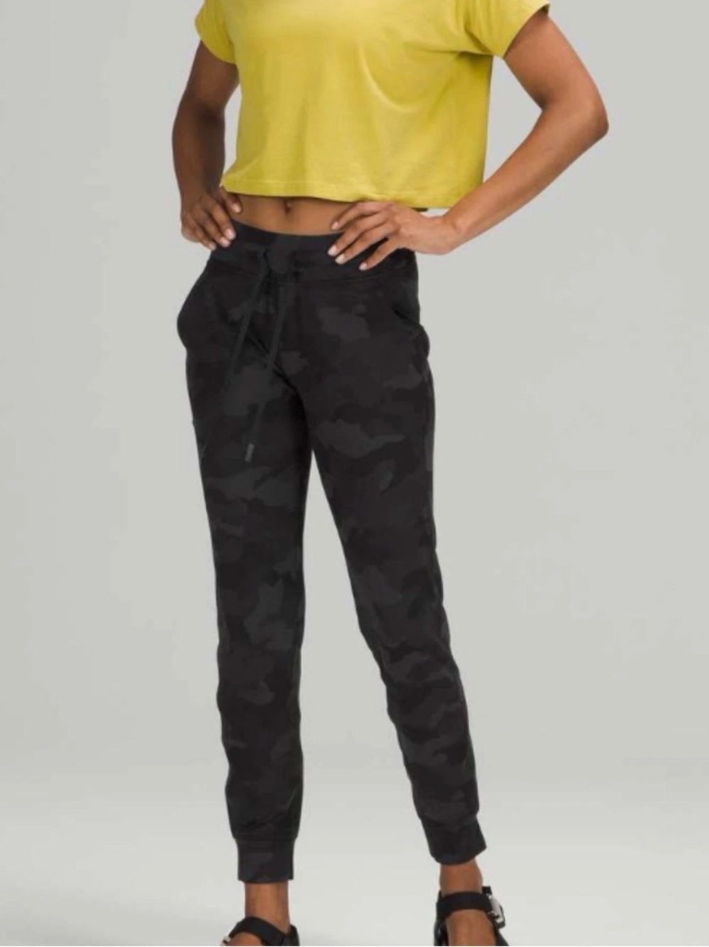 EUC Women's Black Camo Jogger Pants - Comfortable Drawstring Waist